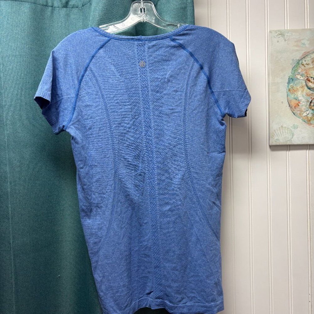 lululemon athletica Blue Short Sleeve Shirt Size 8 - Picture 2 of 6